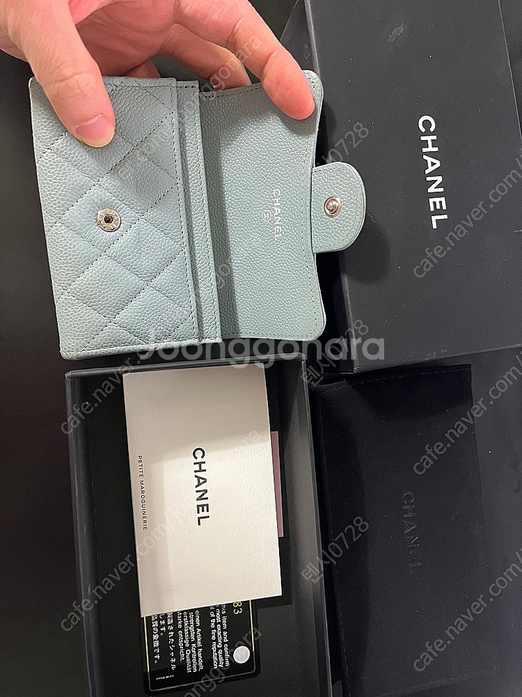 정품 샤넬 똑딱이 클래식 캐비어 지갑 민트 그레이--1